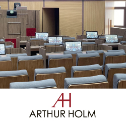 Верховный суд Нигерии оснащен новыми выдвижными мониторами DynamicX2.