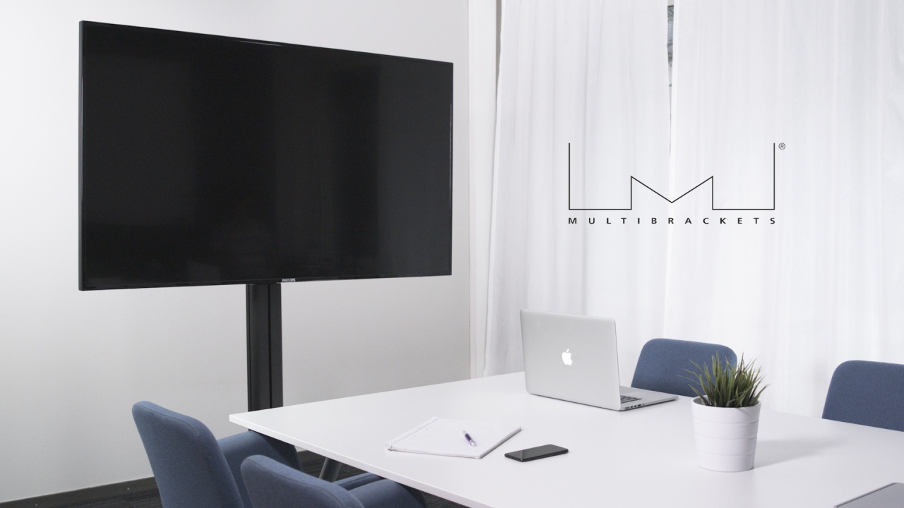 Multibracket M6102 Мобильная моторизированная стойка для ЖК-панели 30-60 Multibracket M6102 Мобильная моторизированная стойка для ЖК-панели 30-60