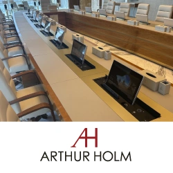 Индивидуальный подход Arthur Holm в зале заседаний совета директоров Qatar Petroleum District