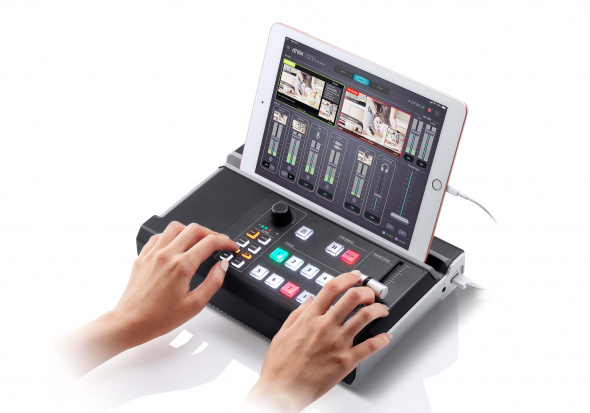 Aten UC9020 Многоканальный АВ-микшер StreamLIVE™ HD Aten UC9020 Многоканальный АВ-микшер StreamLIVE™ HD
