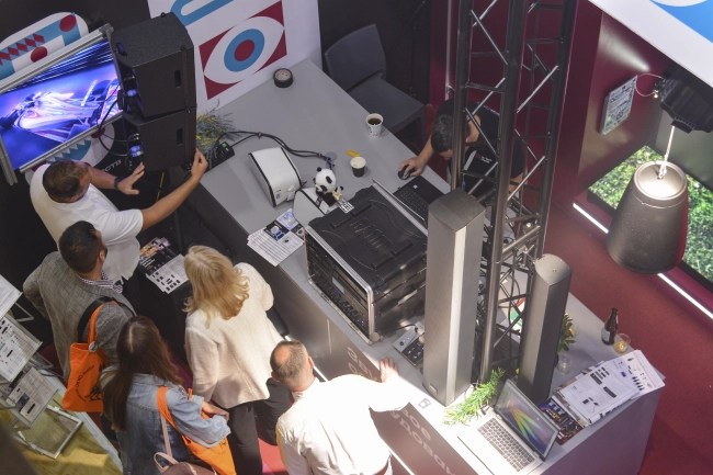 На стенде Hi-Tech Media,участника выставки Light+Audio Tec-2024, фото-46 На стенде Hi-Tech Media,участника выставки Light+Audio Tec-2024, фото-46