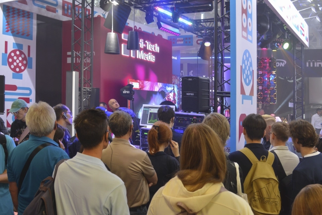На стенде Hi-Tech Media,участника выставки Light+Audio Tec-2024, фото-18 На стенде Hi-Tech Media,участника выставки Light+Audio Tec-2024, фото-18
