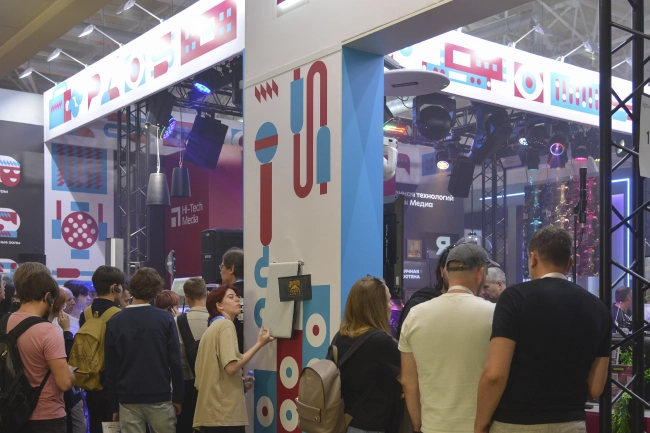На стенде Hi-Tech Media,участника выставки Light+Audio Tec-2024, фото-71 На стенде Hi-Tech Media,участника выставки Light+Audio Tec-2024, фото-71